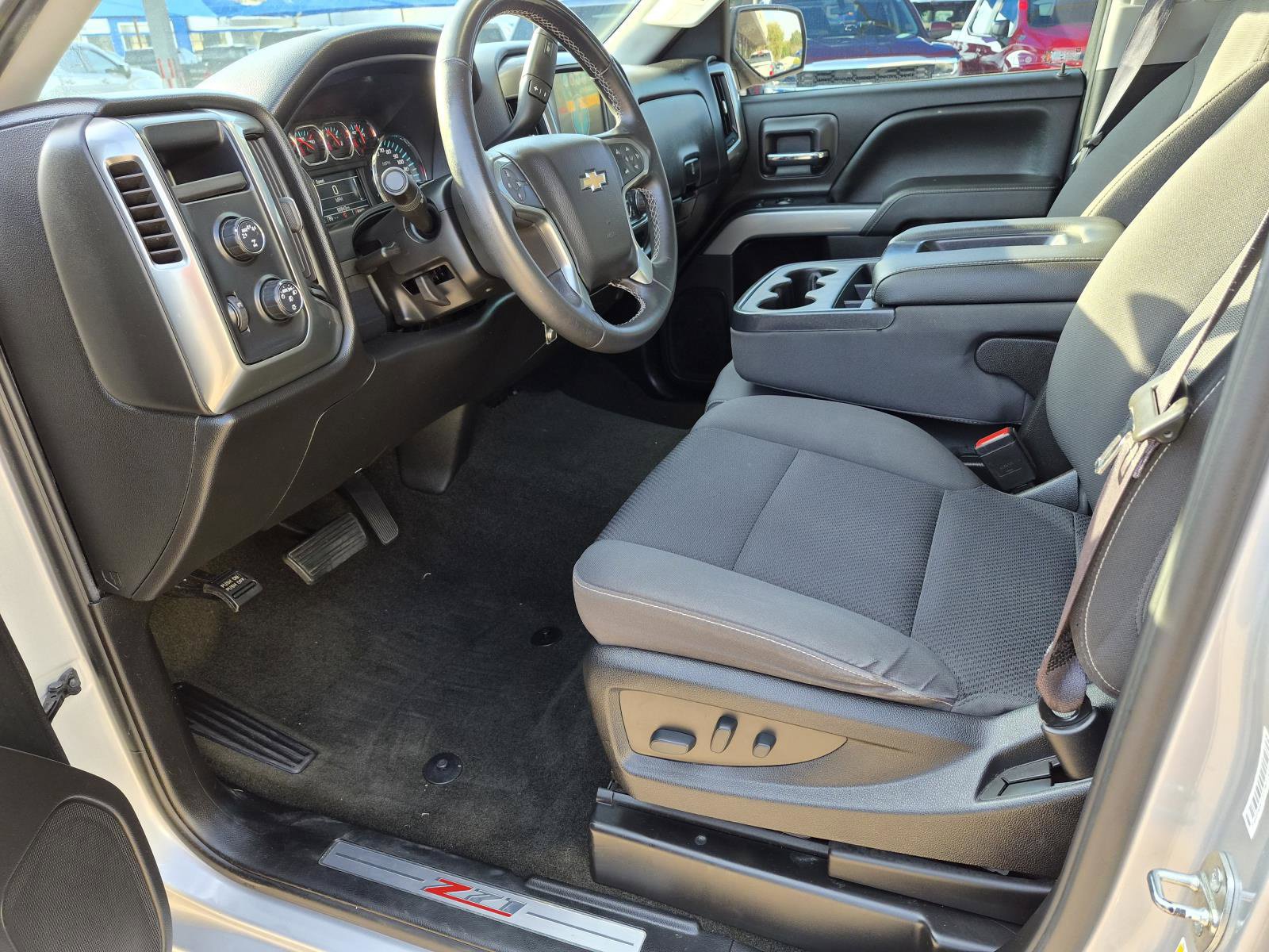 Used 2017 Chevrolet Silverado 1500 LT w/ Redline Edition AWD/4WD image 2