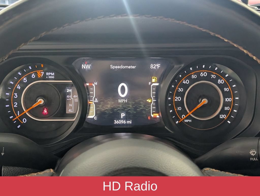 Used 2024 Jeep Gladiator Mojave AWD/4WD image 18