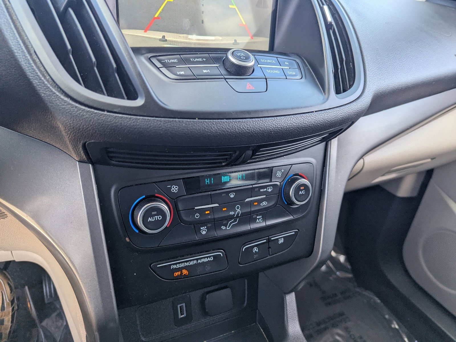 Used 2017 Ford Escape SE w/ Equipment Group 201A image 22