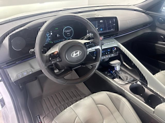 Certified 2025 Hyundai Elantra Limited FWD image 20