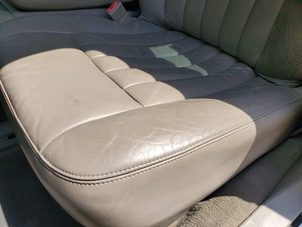 Used 2003 Lincoln Town Car Executive image 16
