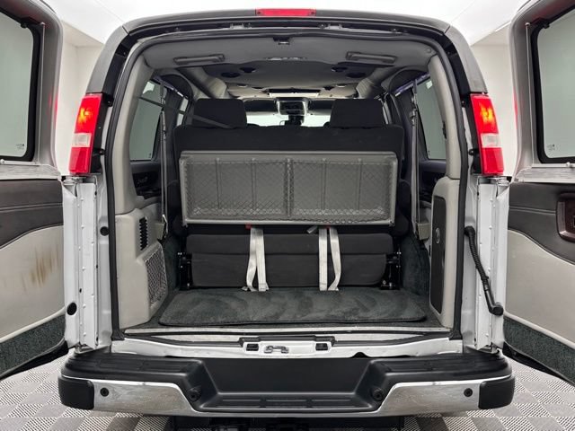 Used 2019 Chevrolet Express 2500 RWD image 10