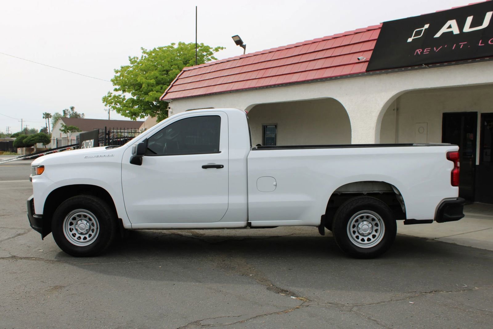 Used 2019 Chevrolet Silverado 1500 W/T w/ Trailering Package image 4
