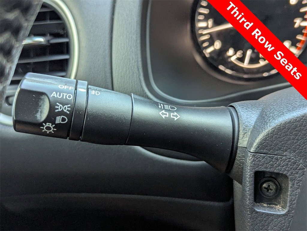 Used 2020 Nissan Pathfinder SV image 23