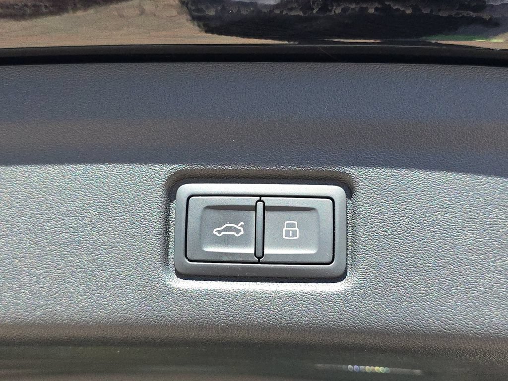 Certified 2025 Audi Q6 e-tron Premium Plus w/ Premium Plus RWD image 16