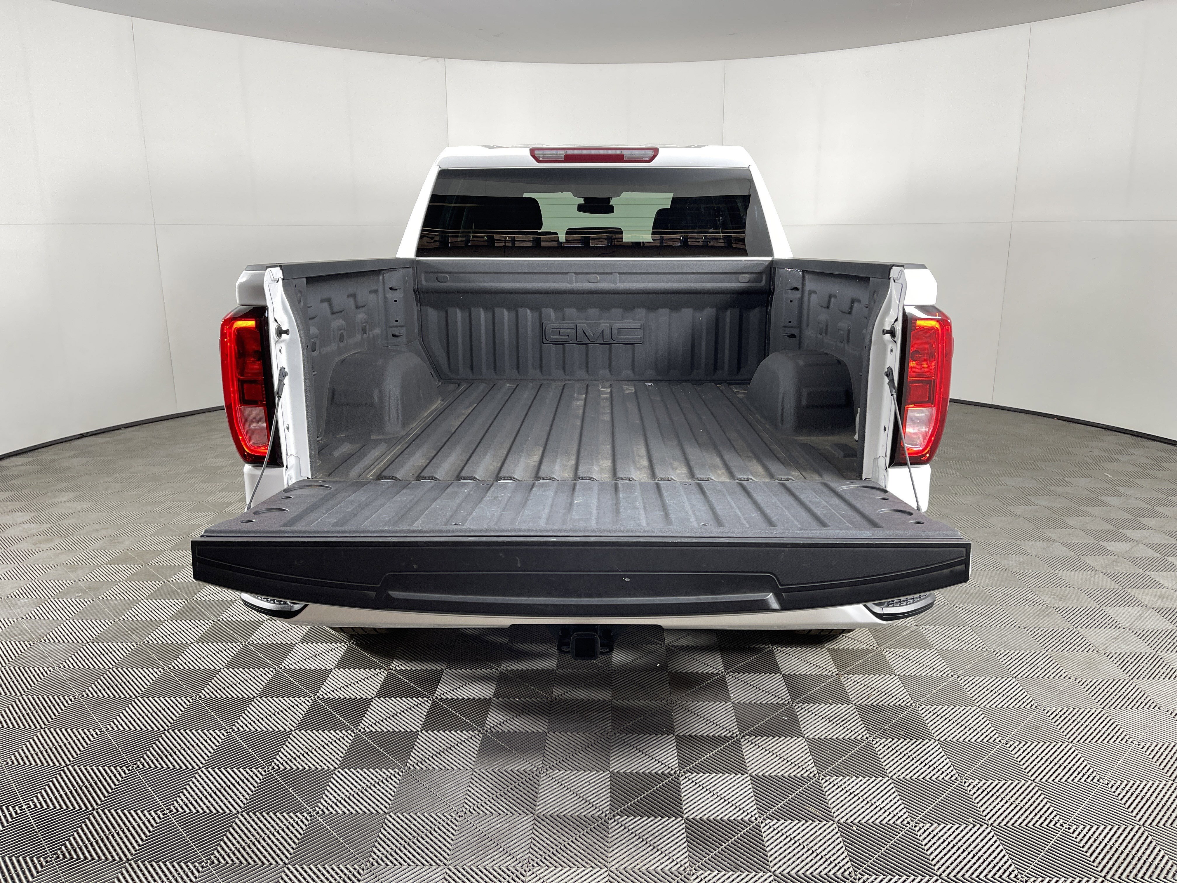 Used 2023 GMC Sierra 1500 Elevation w/ LPO, GMC Protection Package image 7