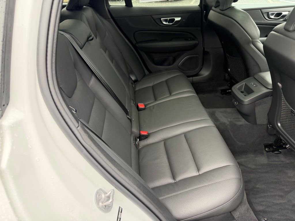 Certified 2025 Volvo V60 B5 Cross Country Plus image 16