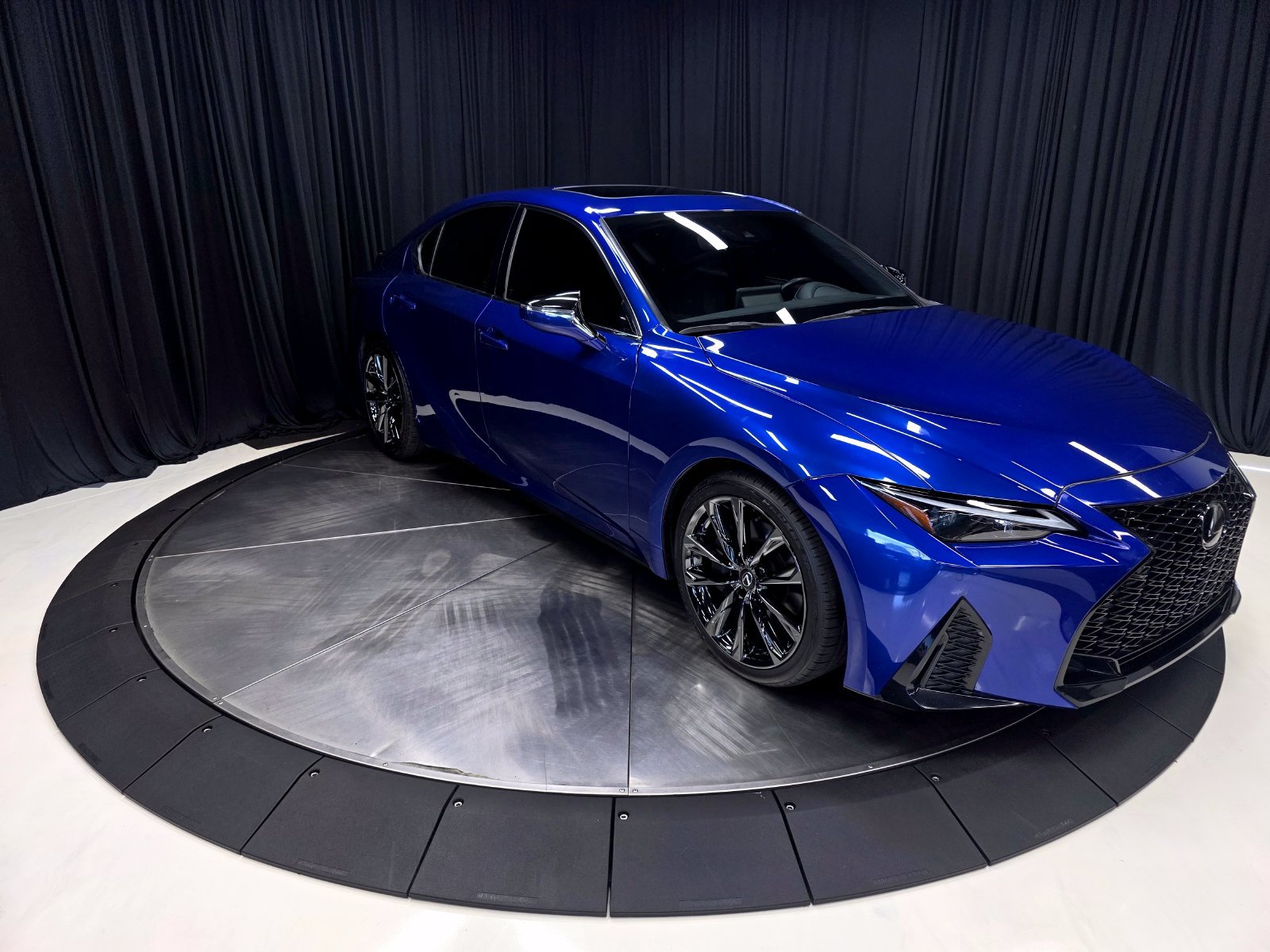 Used 2023 Lexus IS 350 F Sport w/ Memory Package RWD image 7