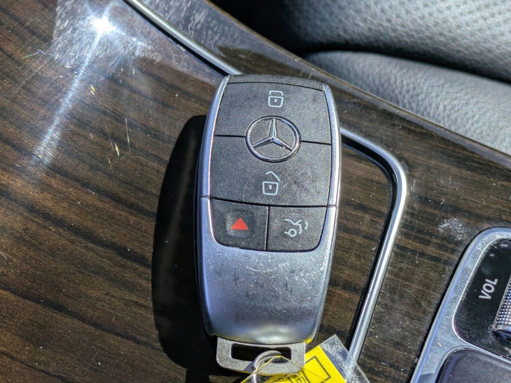 Used 2021 Mercedes-Benz GLC 300 w/ Multimedia Package image 30