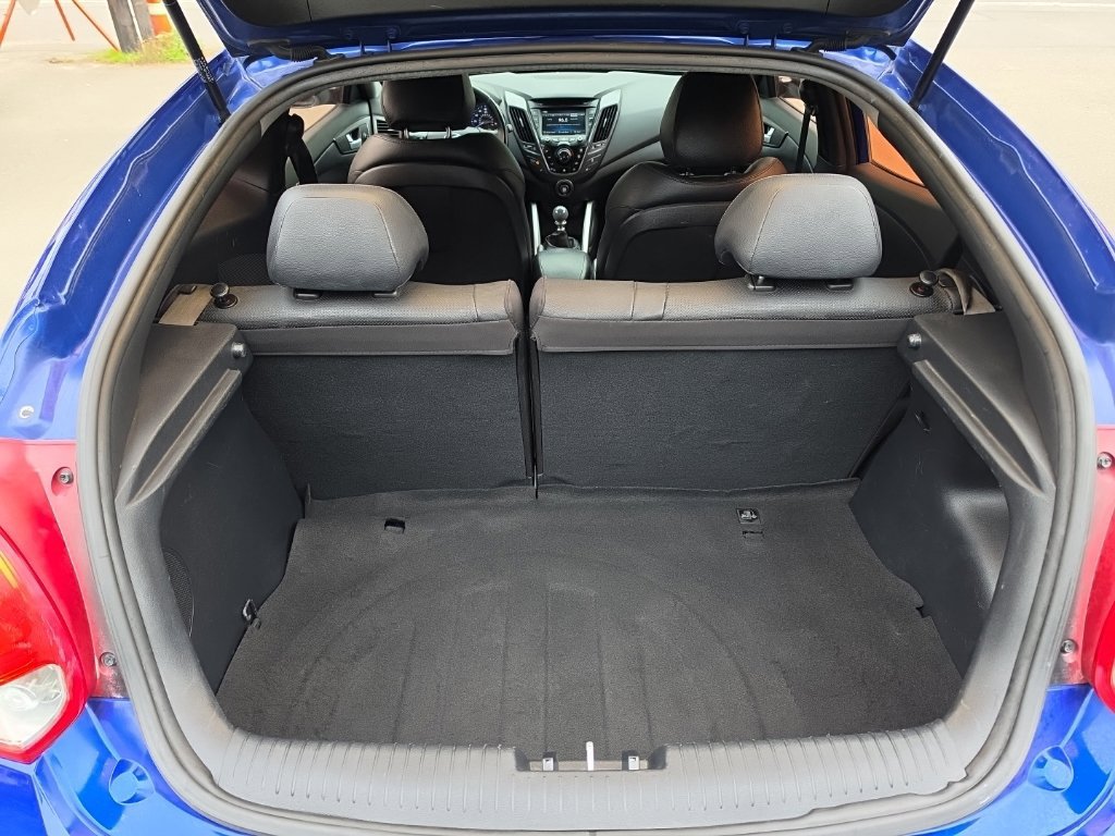 Used 2014 Hyundai Veloster Turbo FWD image 23