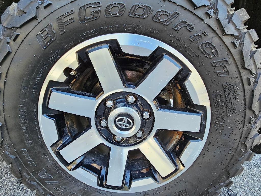 Used 2021 Toyota 4Runner TRD Off-Road Premium image 27