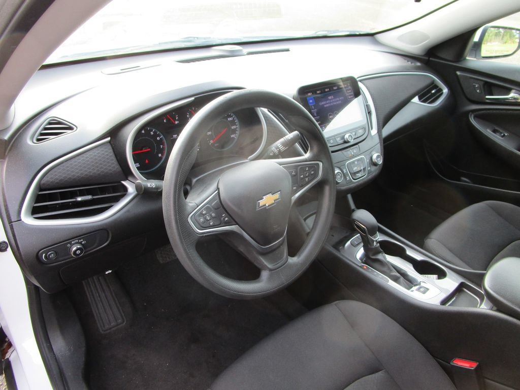 Used 2024 Chevrolet Malibu LS FWD image 17