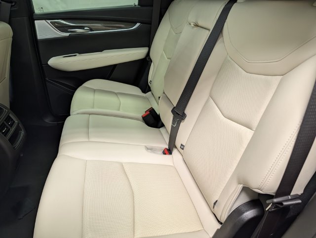 Certified 2023 Cadillac XT5 Sportv AWD/4WD image 12