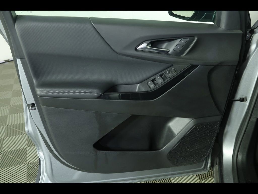 Used 2025 Chevrolet Equinox LT image 21