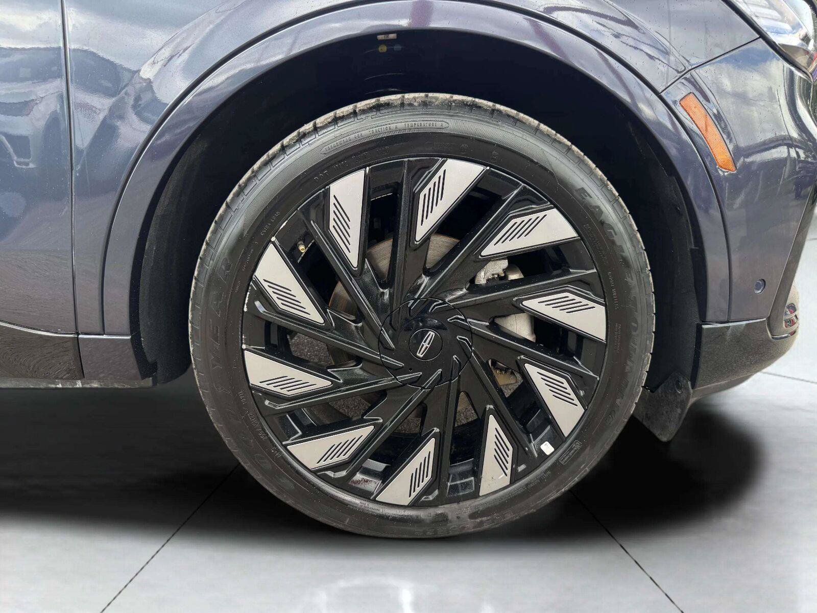 Used 2024 Lincoln Nautilus Reserve w/ Equipment Group 202A AWD/4WD image 43