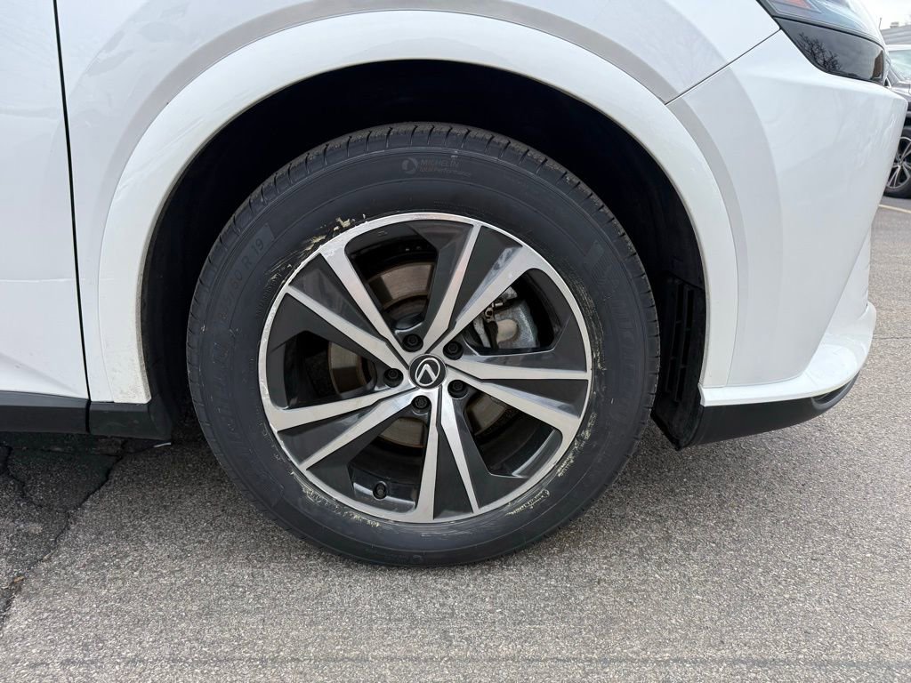 Used 2024 Lexus RX 350 Premium w/ Accessory Package (Z1) image 29
