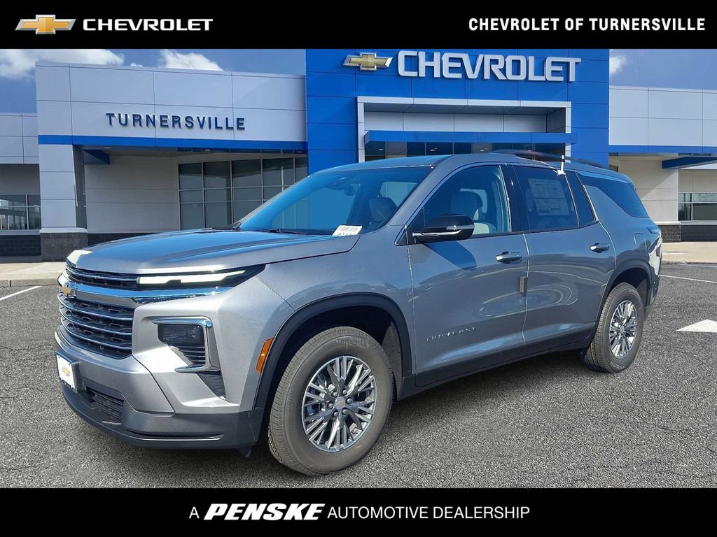 New 2027 Chevrolet Traverse LT w/ LPO, Floor Liner Package