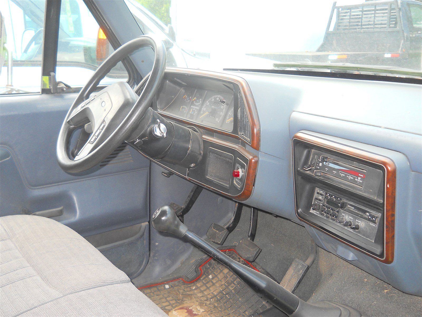 Used 1990 Ford F450 2WD Regular Cab Super Duty image 8