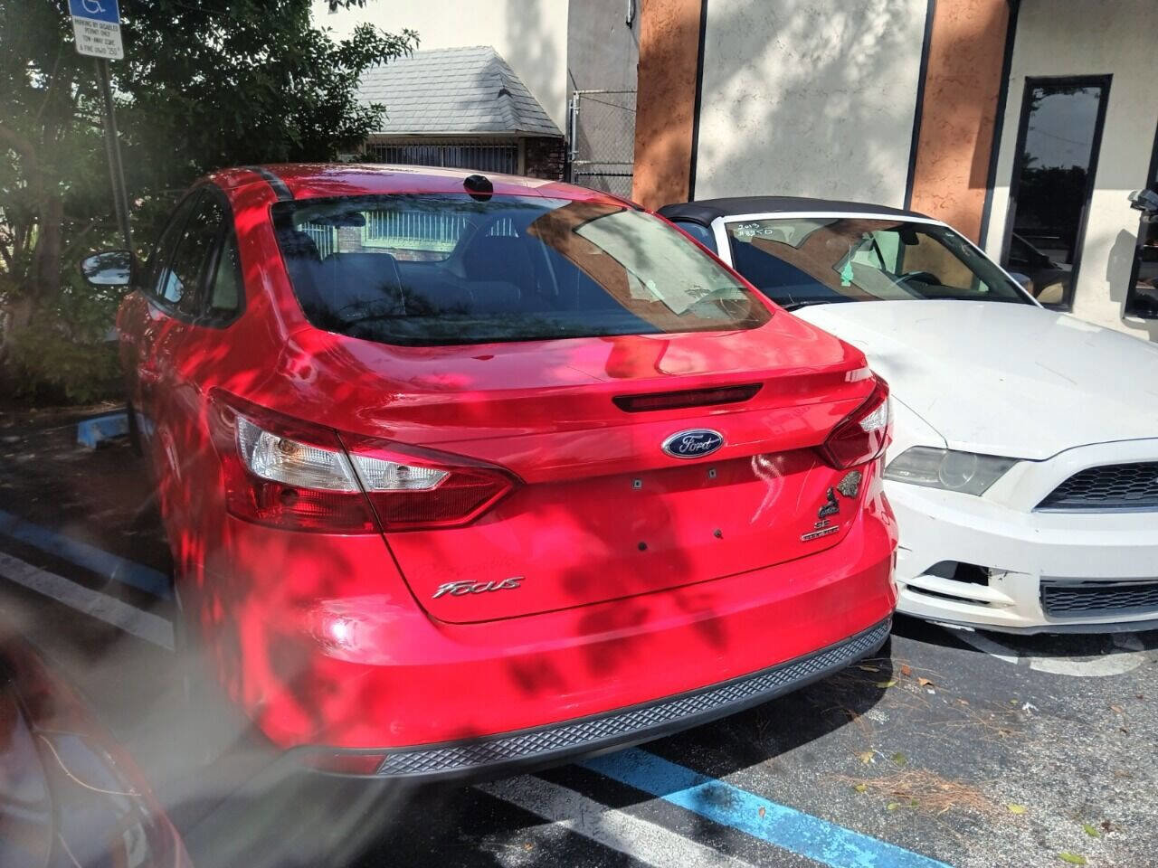 Used 2014 Ford Focus SE w/ SE Winter Package image 5