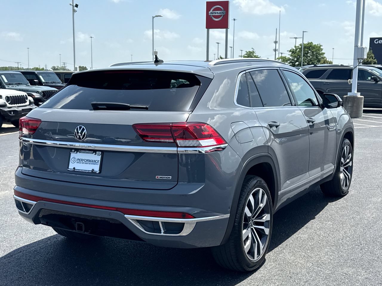 Used 2021 Volkswagen Atlas Cross Sport SEL Premium R-Line AWD/4WD image 3