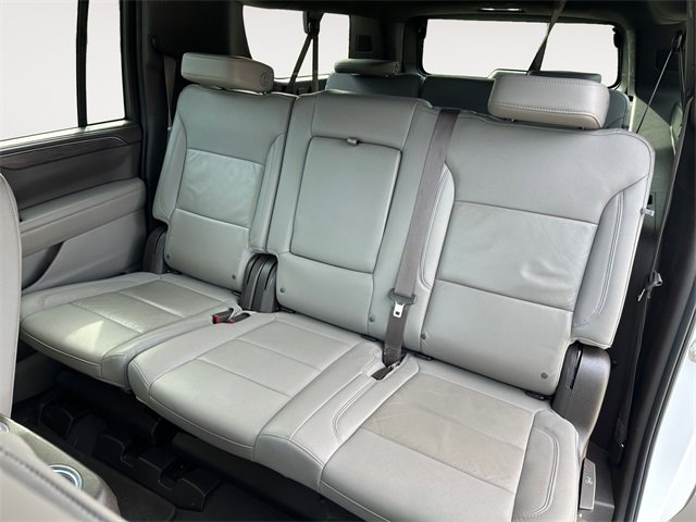 Used 2023 Chevrolet Suburban LT image 13