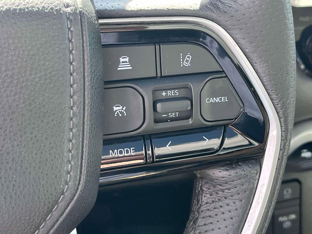 Used 2023 Toyota Tundra Platinum image 32