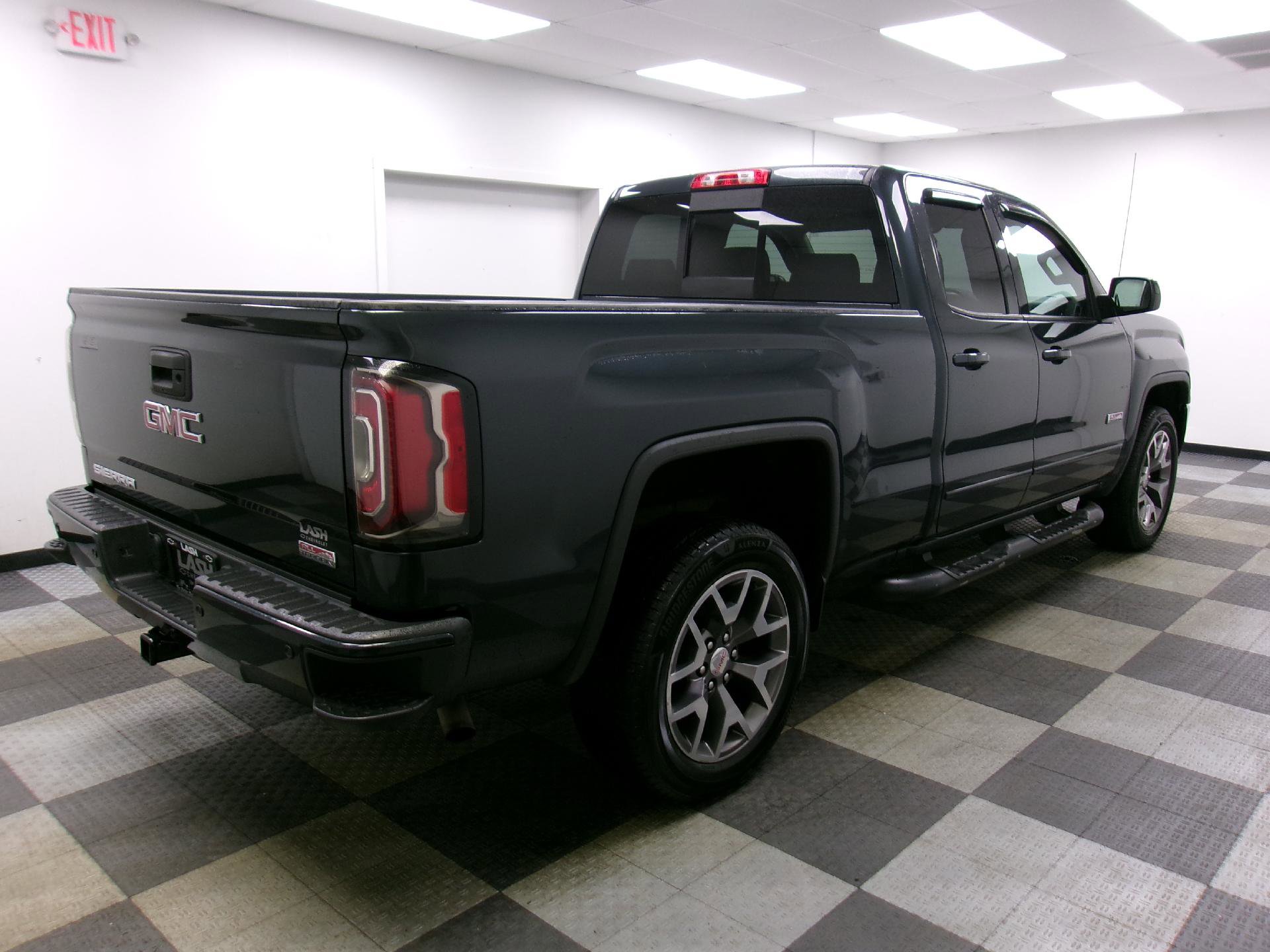 Used 2017 GMC Sierra 1500 SLT AWD/4WD image 14
