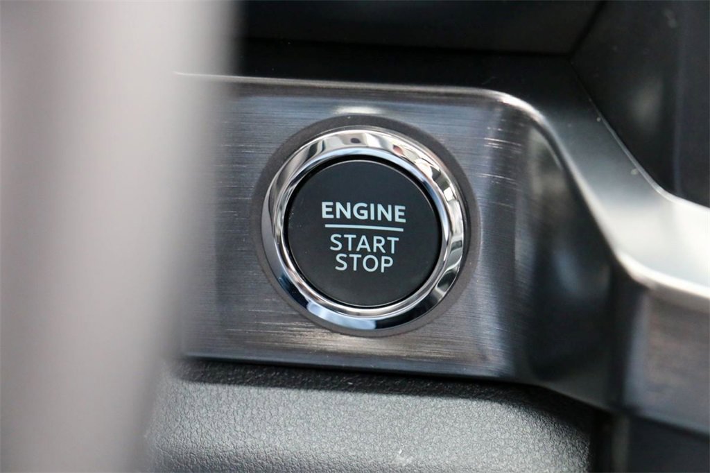 New 2026 Ford F250 Lariat w/ Black Appearance Package image 17