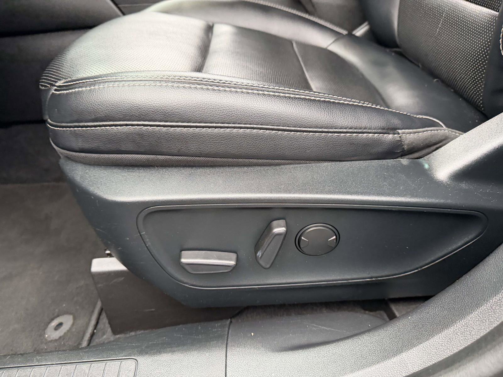 Used 2021 Ford Escape Titanium image 15