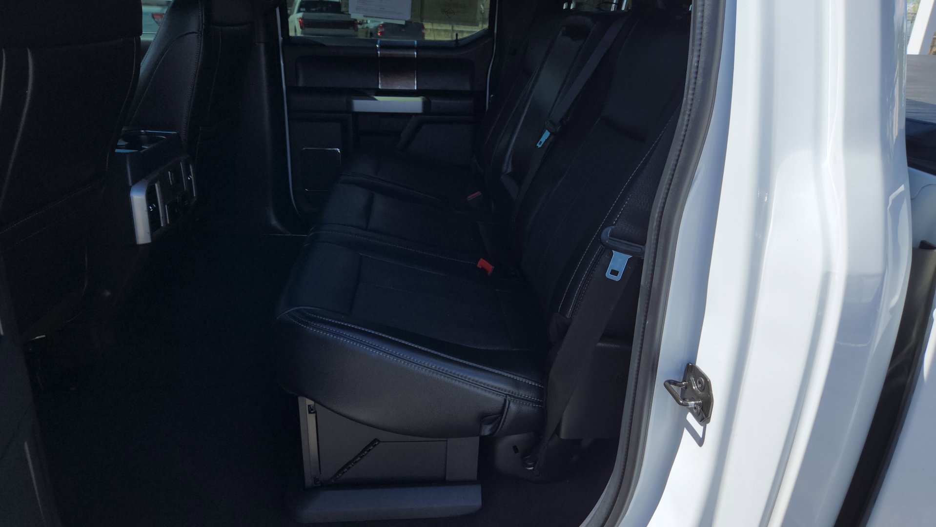 Used 2022 Ford F450 Lariat w/ Lariat Ultimate Package AWD/4WD image 25