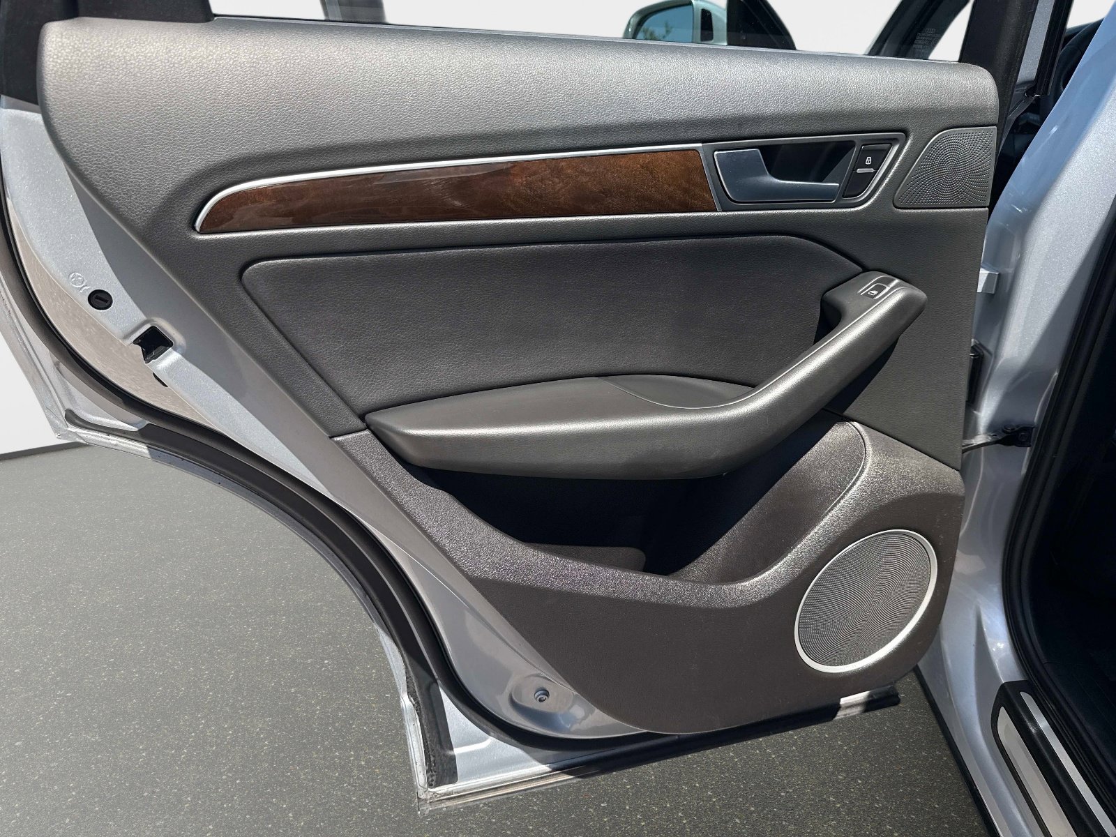 Used 2016 Audi Q5 2.0T Premium Plus w/ Technology Package image 11