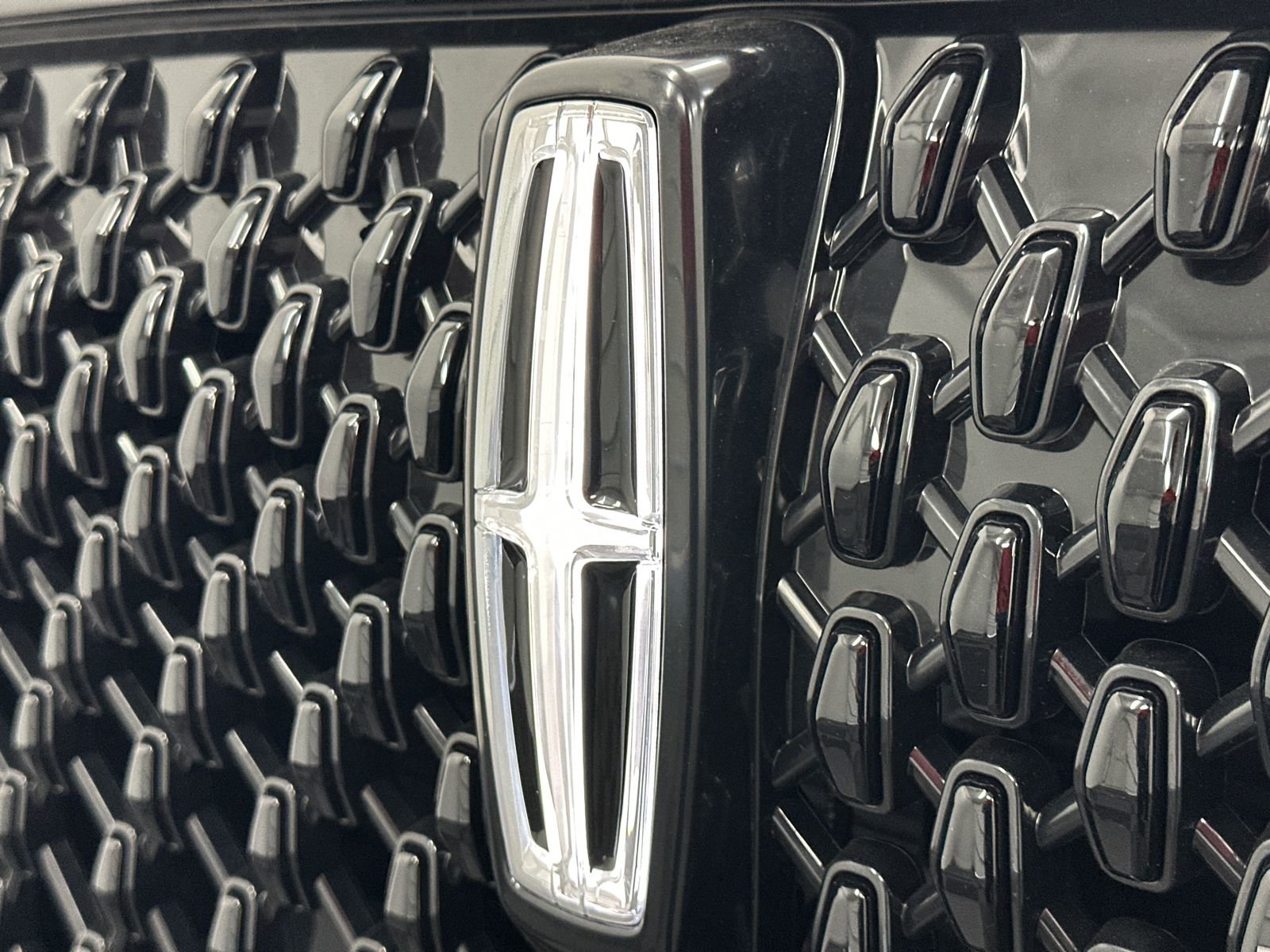 New 2026 Lincoln Aviator Reserve image 16