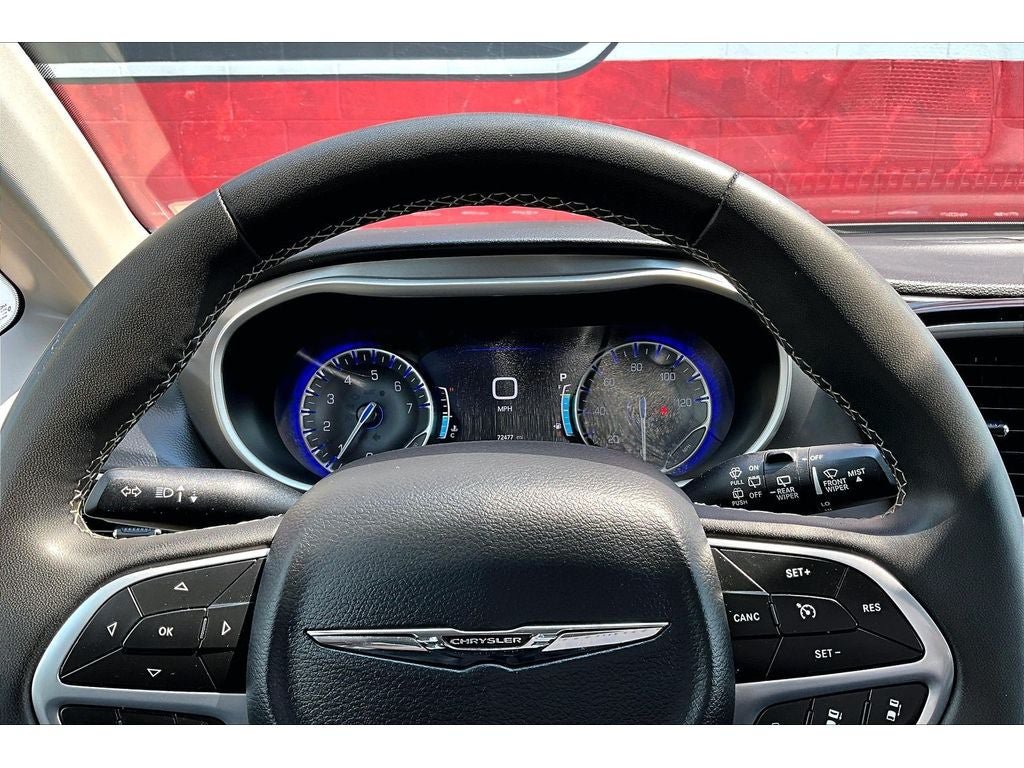 Used 2024 Chrysler Pacifica Touring-L FWD image 22