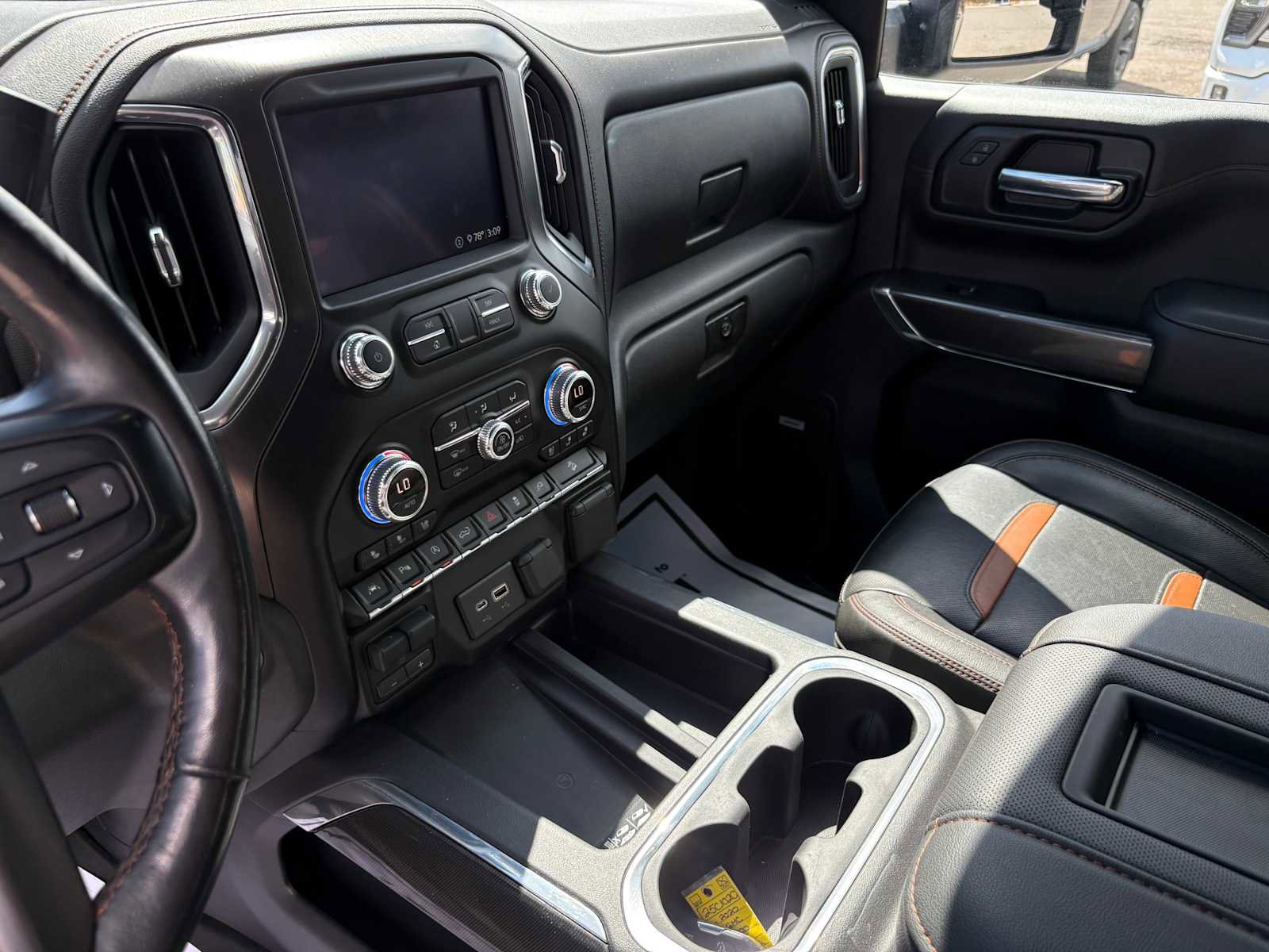 Used 2020 GMC Sierra 1500 AT4 w/ AT4 Premium Package AWD/4WD image 33