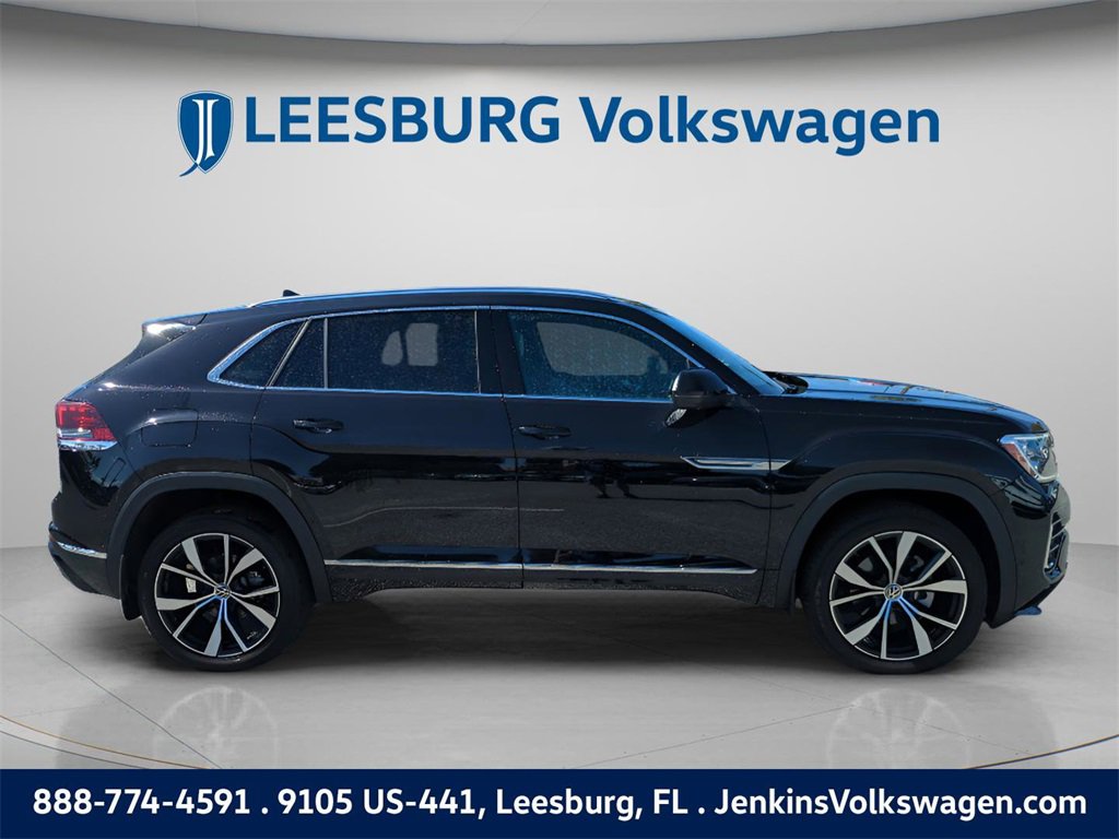 Used 2025 Volkswagen Atlas Cross Sport SEL Premium R-Line image 3