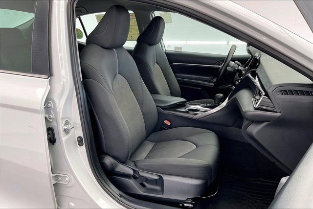 Used 2023 Toyota Camry LE image 6