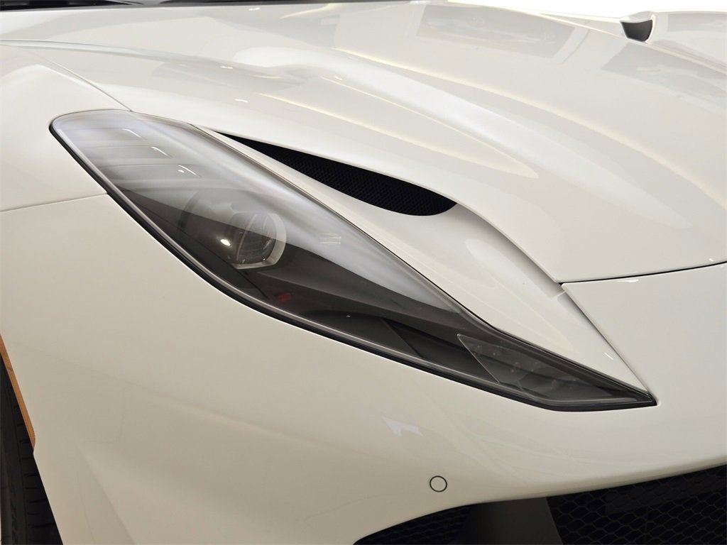 Used 2022 Ferrari 812 GTS image 5