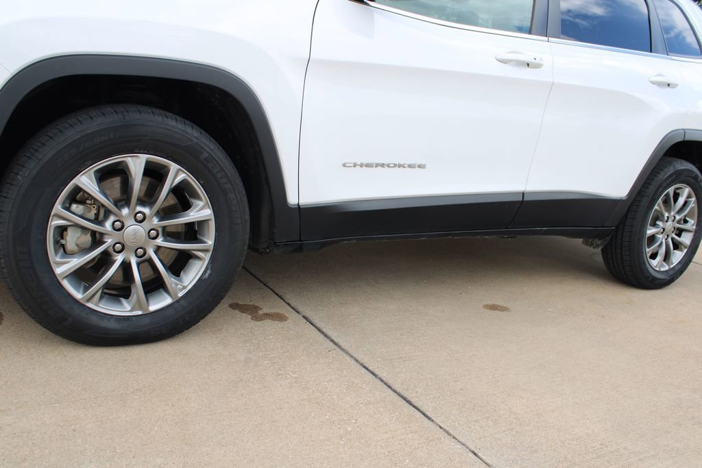 Used 2019 Jeep Cherokee Latitude Plus w/ Comfort/Convenience Group AWD/4WD image 10