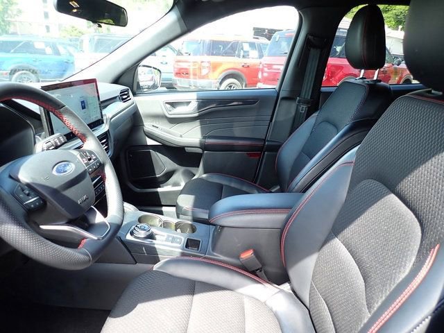 Used 2024 Ford Escape ST-Line w/ Tech Pack #1 AWD/4WD image 16