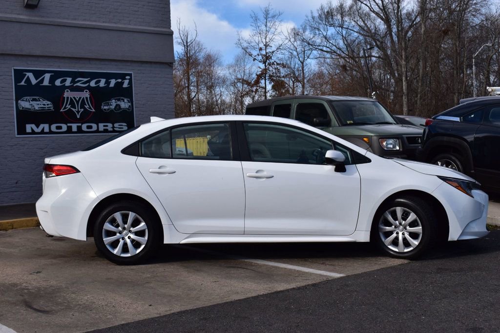 Used 2022 Toyota Corolla LE image 4