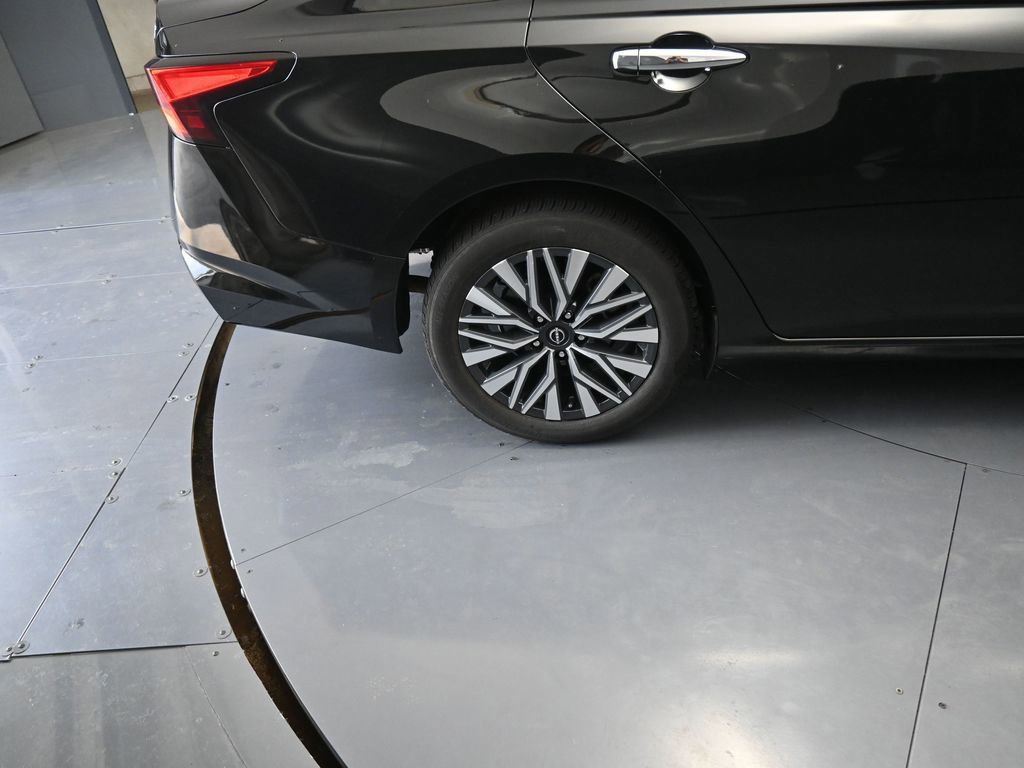 Used 2024 Nissan Altima 2.5 SV image 21