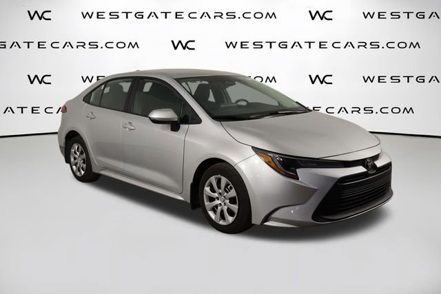 Used 2025 Toyota Corolla LE image 40