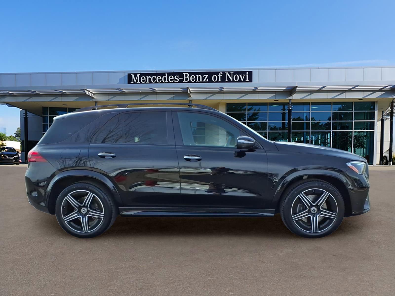 Certified 2025 Mercedes-Benz GLE 450 4MATIC image 6