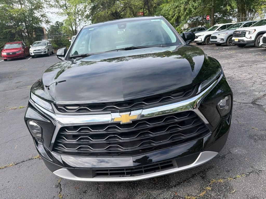 Used 2025 Chevrolet Blazer LT FWD image 2