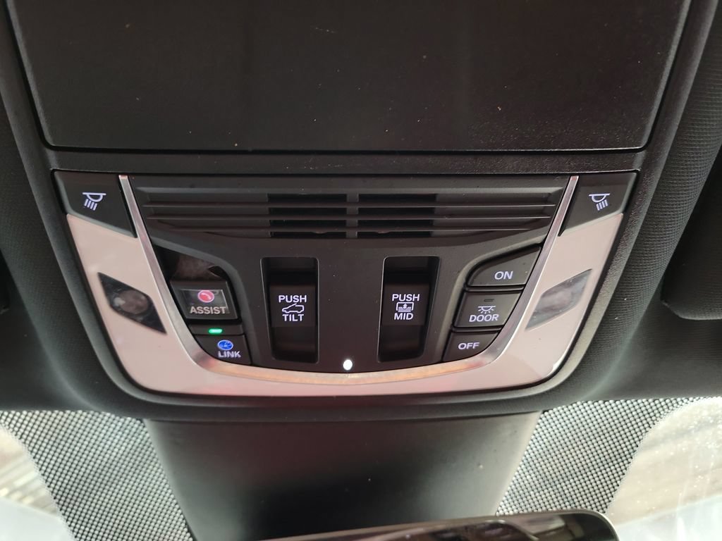 Used 2022 Acura MDX A-Spec AWD/4WD image 21