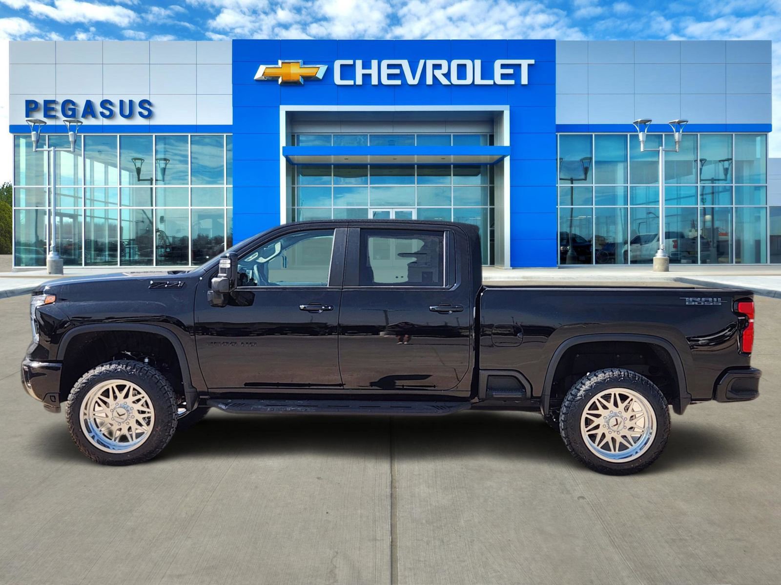 New 2026 Chevrolet Silverado 2500 LT w/ Trail Boss Package AWD/4WD video 3