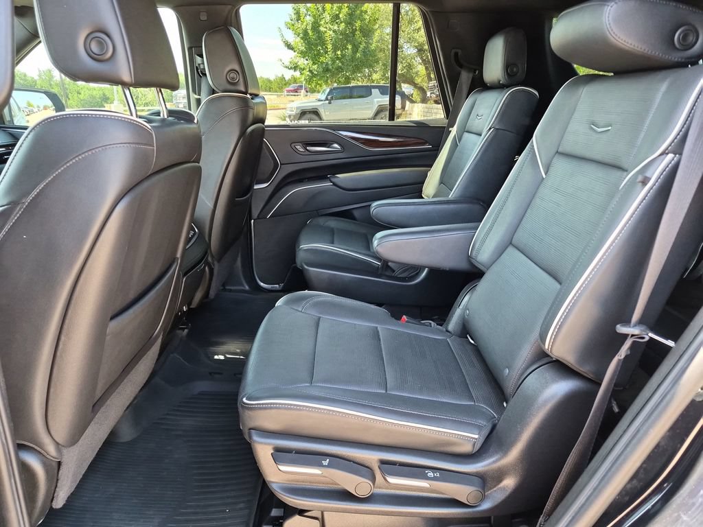 Used 2022 Cadillac Escalade Premium Luxury w/ Performance Package RWD image 40