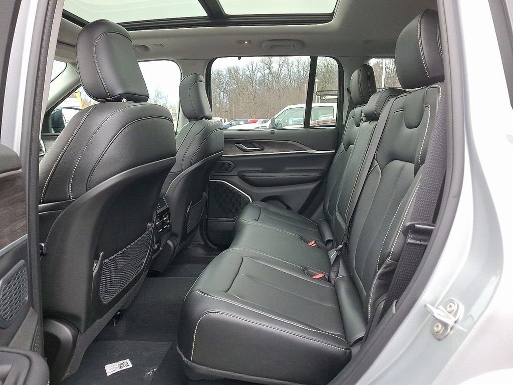 New 2024 Jeep Grand Cherokee Limited 4xe w/ Luxury Tech Group II AWD/4WD image 7