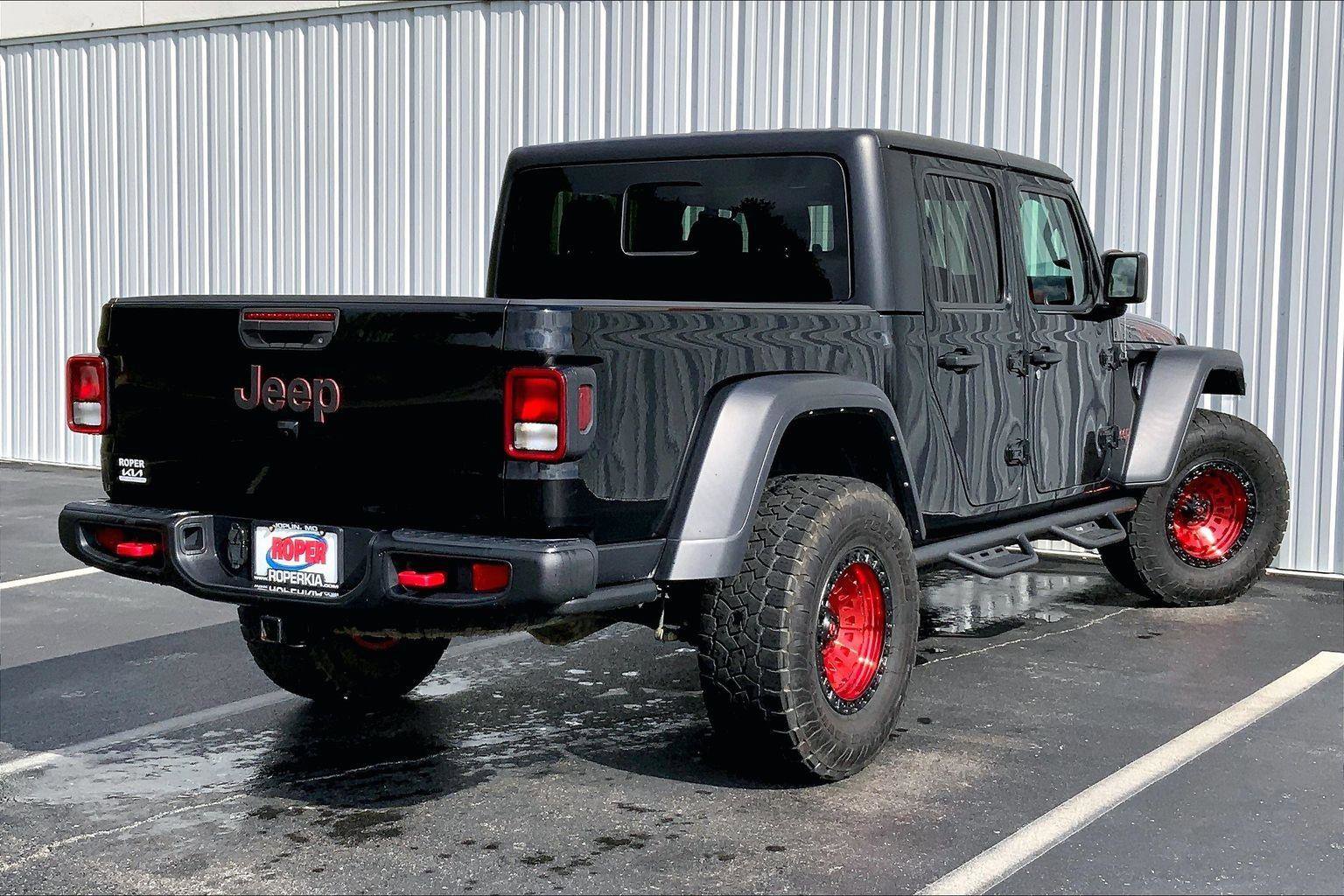 Used 2022 Jeep Gladiator Rubicon w/ Trailer Tow Package AWD/4WD image 11