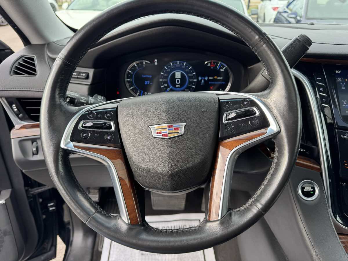 Used 2017 Cadillac Escalade Luxury AWD/4WD image 11